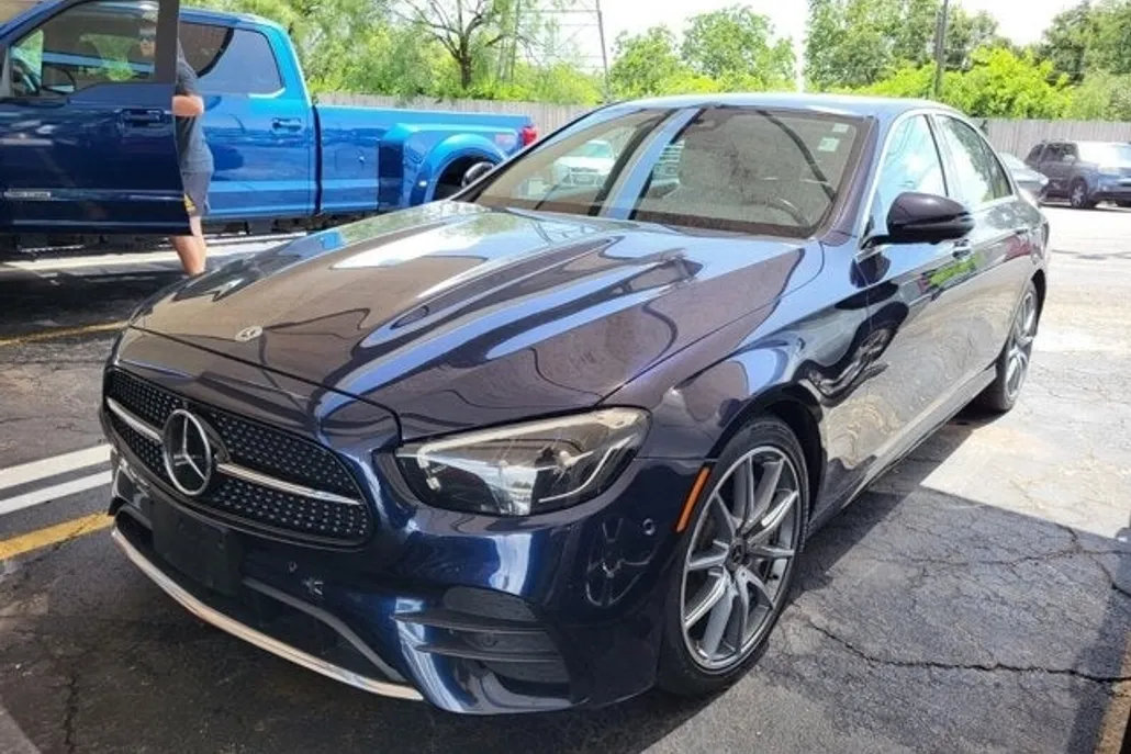 2022 Mercedes Benz E 350 photo 1