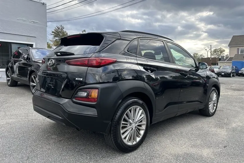 2018 Hyundai Kona SEL photo 1