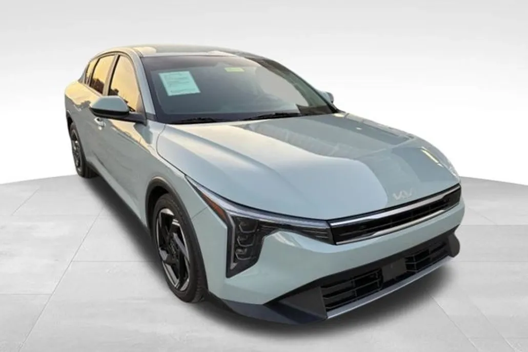 2025 Kia K4 EX photo 1