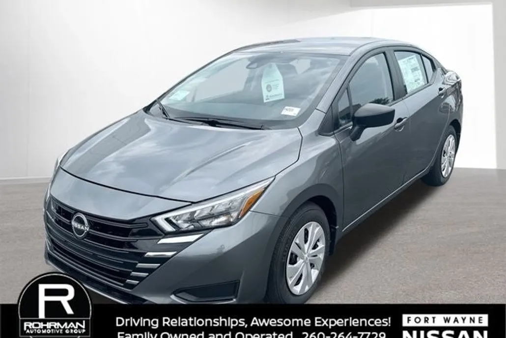 2025 Nissan Versa 1.6 S photo 1