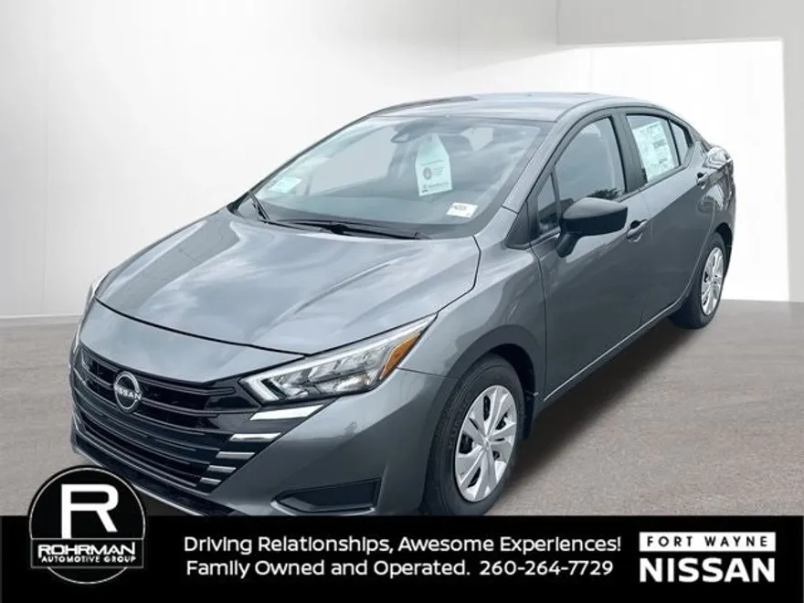 2025 Nissan Versa 1.6 S photo 1