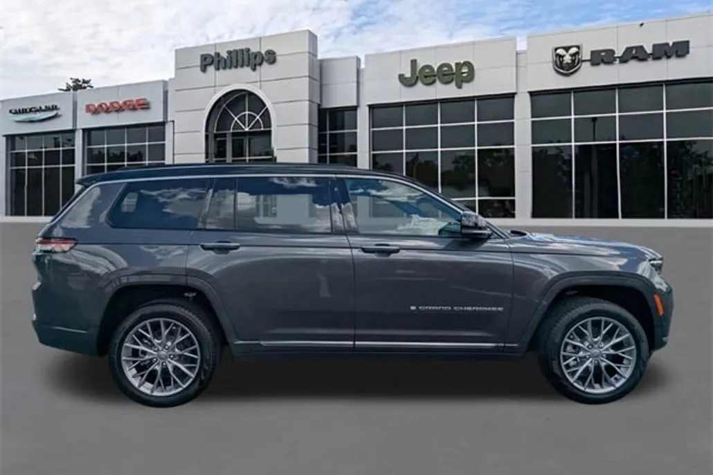 2025 Jeep Grand Cherokee L Summit photo 1