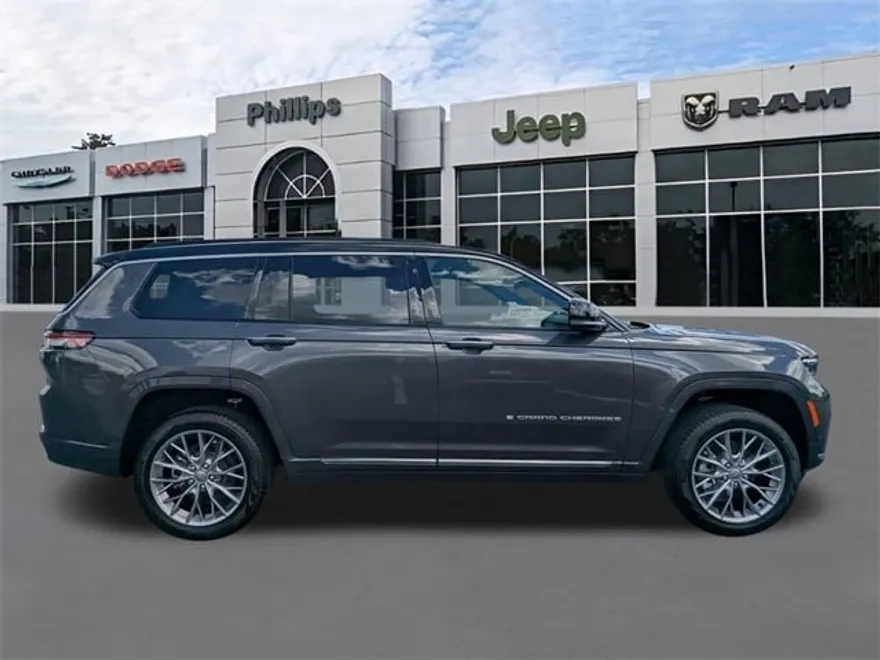 2025 Jeep Grand Cherokee L Summit photo 1