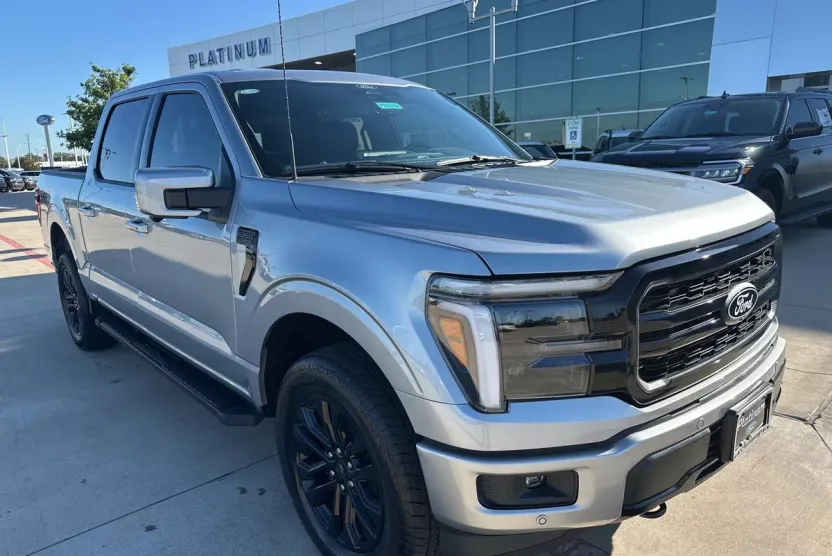 2025 Ford F-150 Lariat photo 1