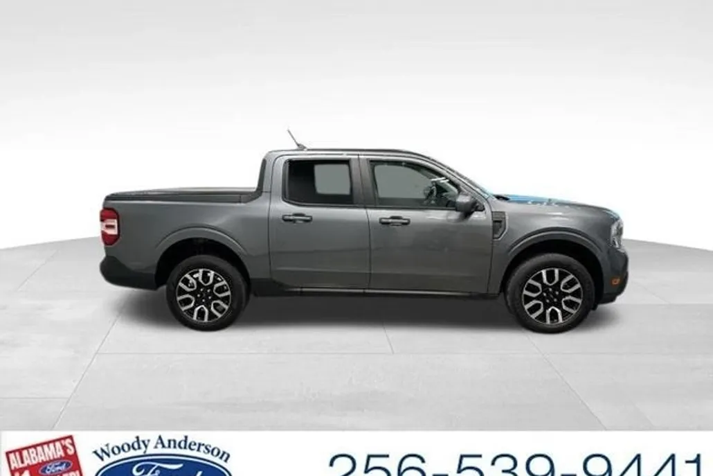 2022 Ford Maverick Lariat photo 1