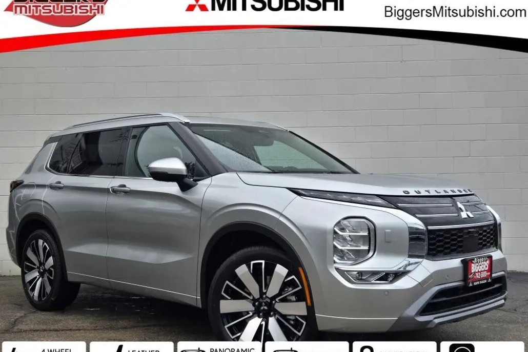2025 Mitsubishi Outlander SEL photo 1