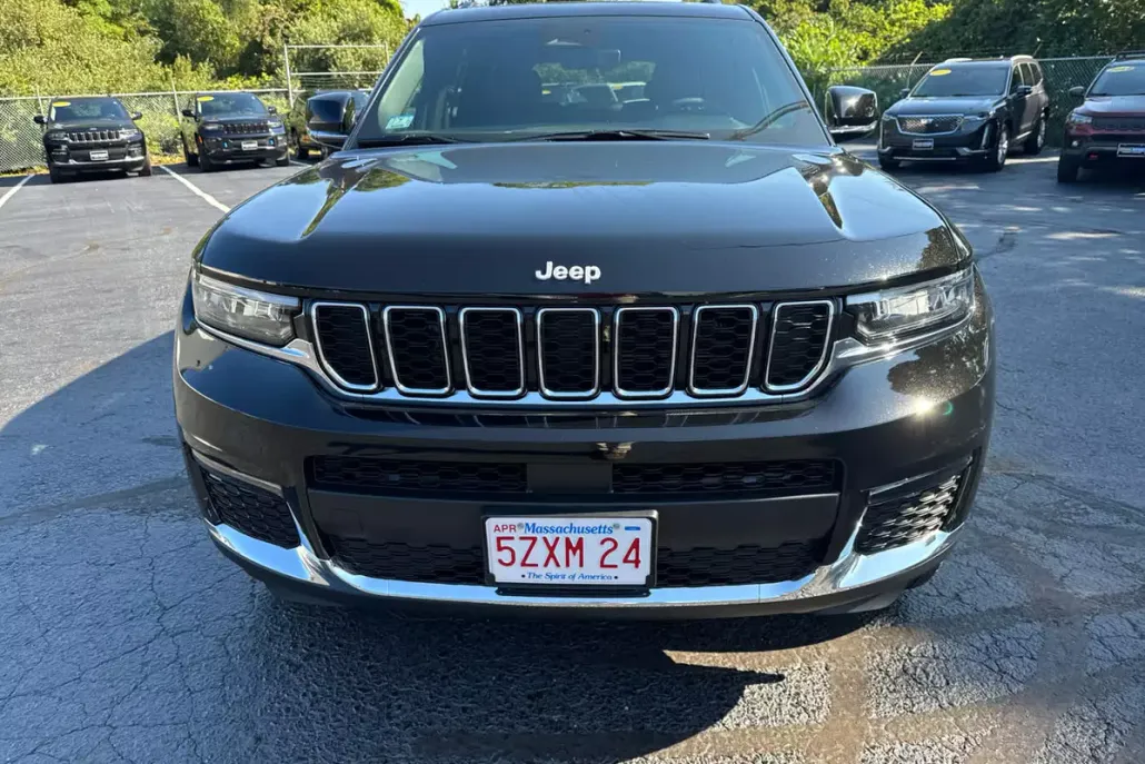 2025 Jeep Grand Cherokee Limited photo 1