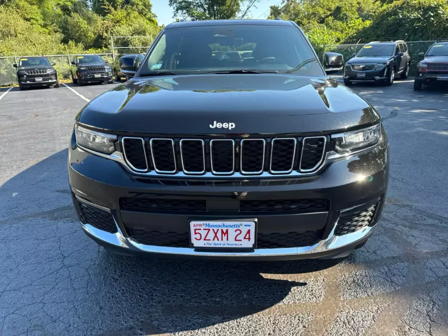 2025 Jeep Grand Cherokee Limited photo 1