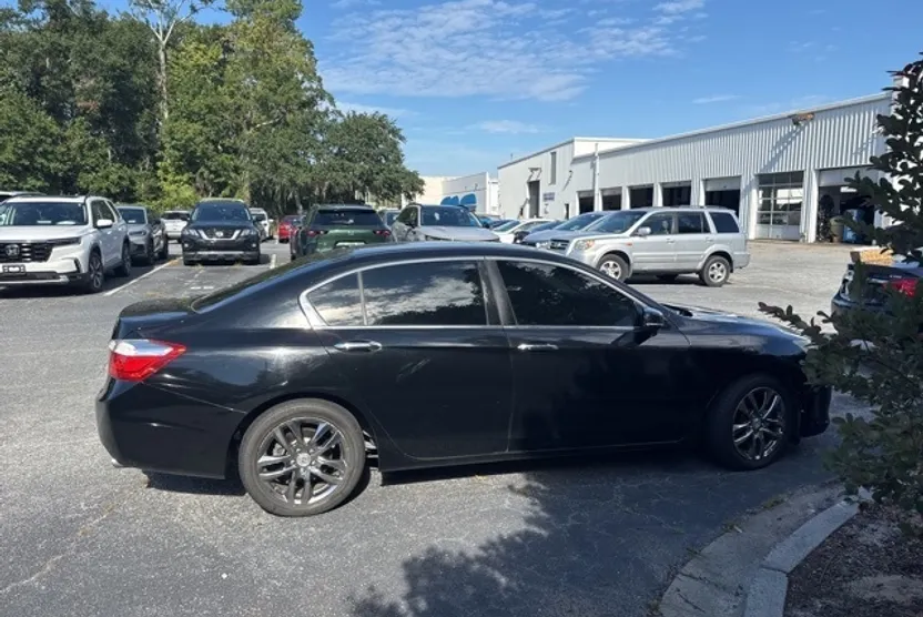 2014 Honda Accord Touring photo 1