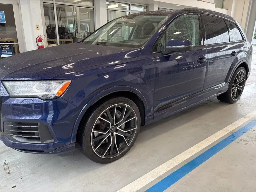2022 Audi Q7 55 Prestige photo 1
