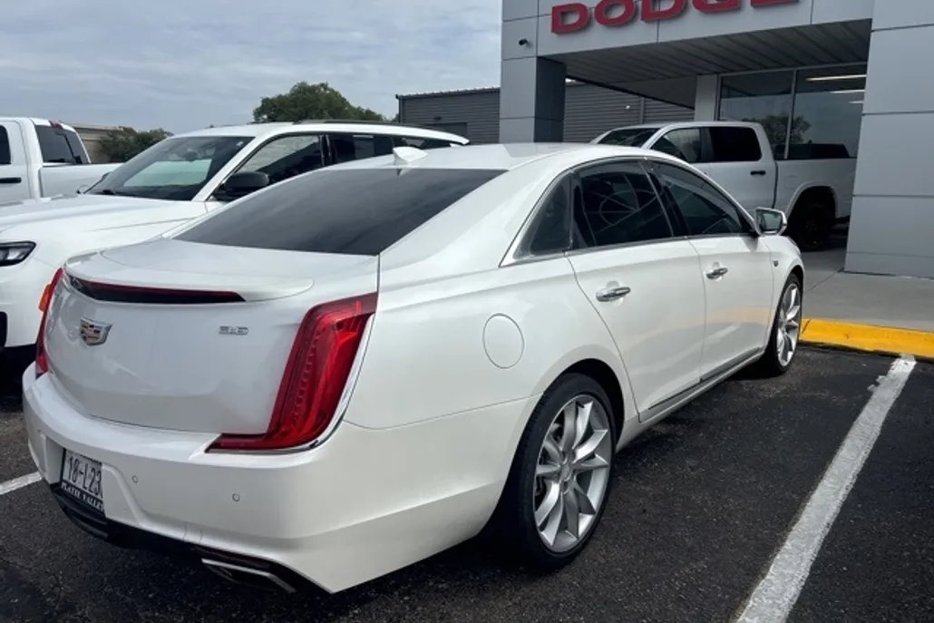 2019 Cadillac XTS Premium Luxury photo 1