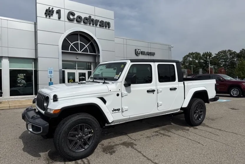 2025 Jeep Gladiator Sport S photo 1