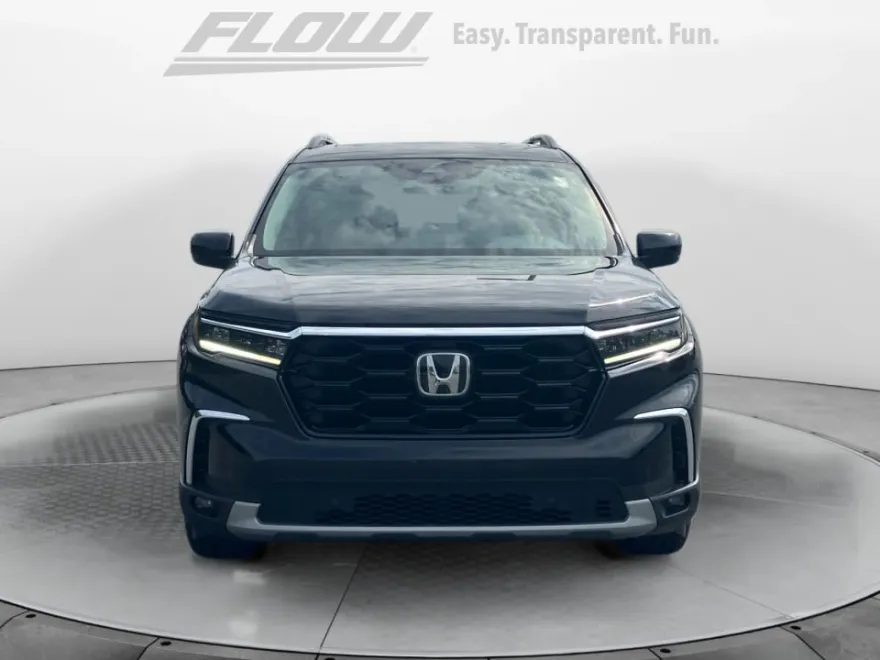 2025 Honda Pilot Touring photo 1