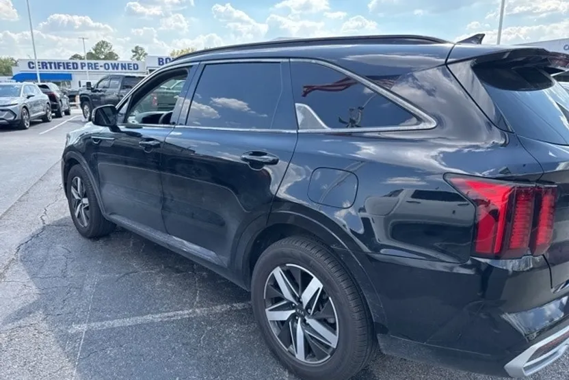 2021 Kia Sorento S photo 1