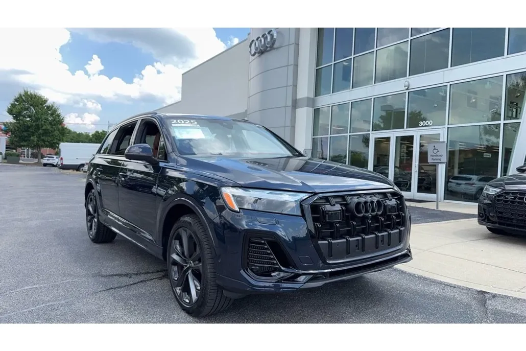 2025 Audi Q7 Premium Plus photo 1