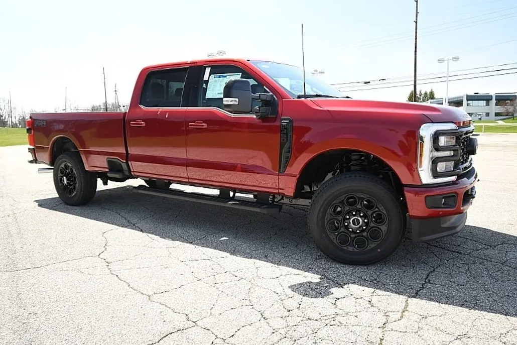 2025 Ford F-350 Lariat photo 1
