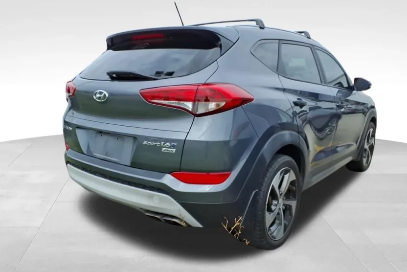 2017 Hyundai Tucson Sport photo 1