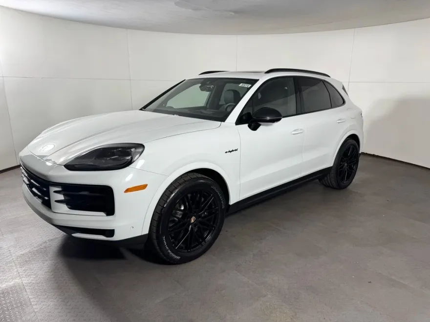 2025 Porsche Cayenne E-Hybrid photo 1