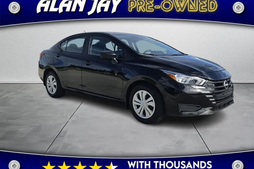 2023 Nissan Versa S photo 1