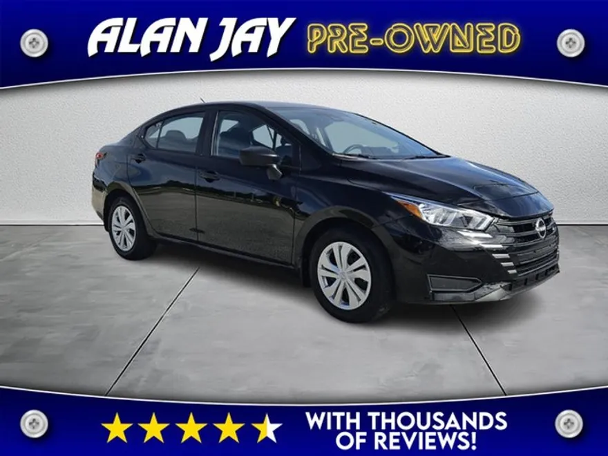 2023 Nissan Versa S photo 1