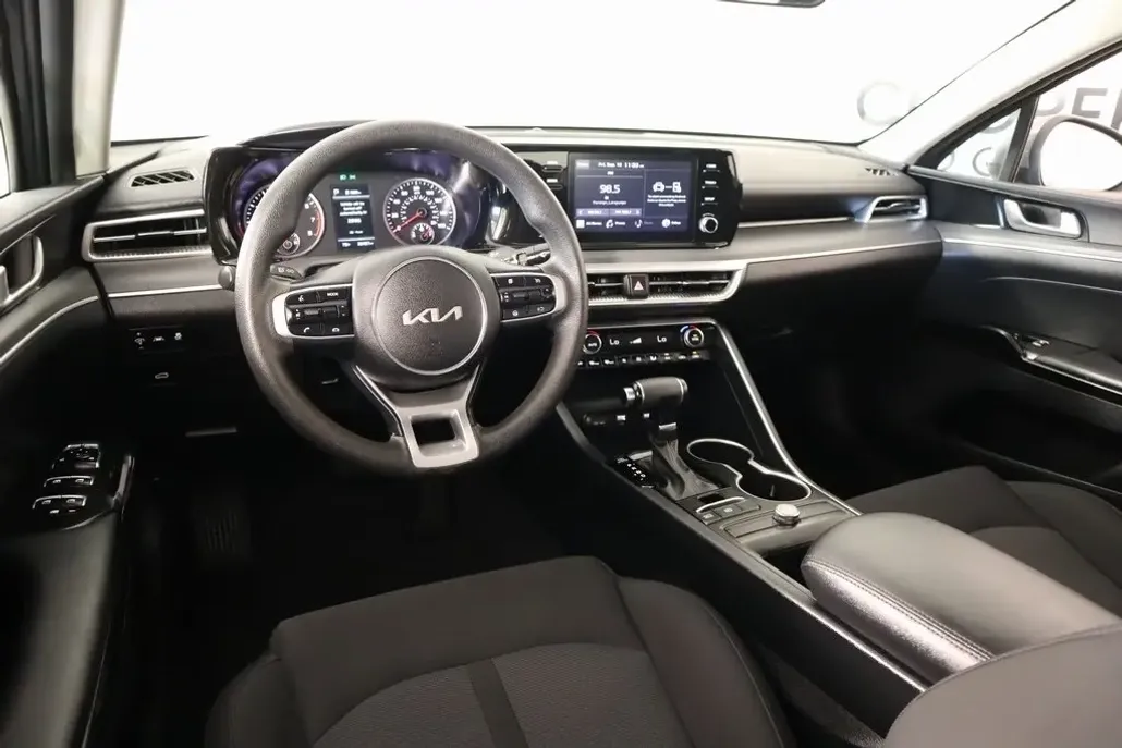 2023 Kia K5 LXS photo 1