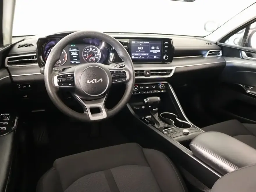 2023 Kia K5 LXS photo 1