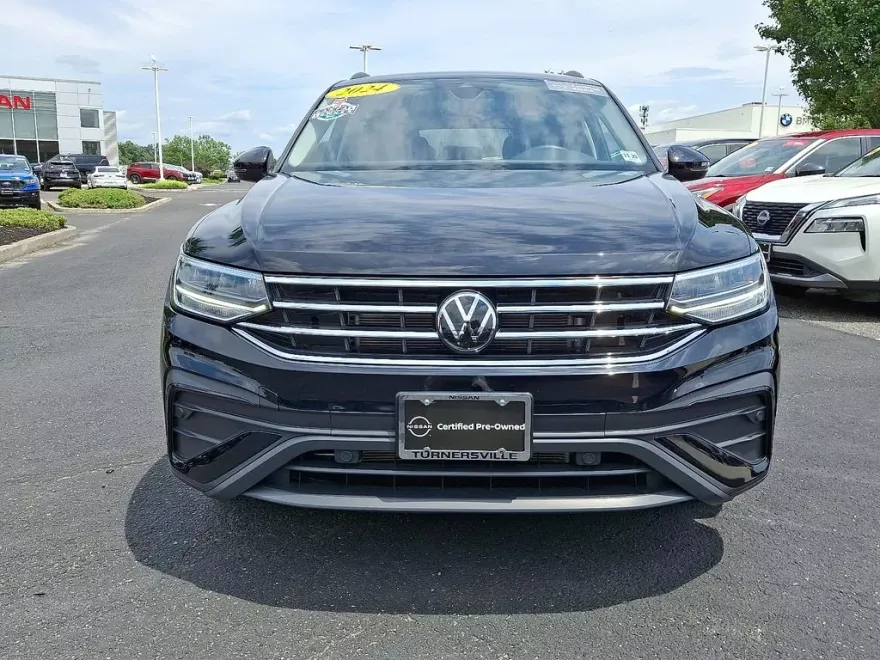 2024 Volkswagen Tiguan S photo 1