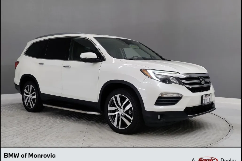 2016 Honda Pilot Elite photo 1