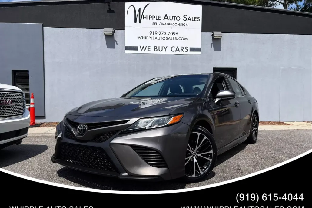 2018 Toyota Camry SE XLE photo 1