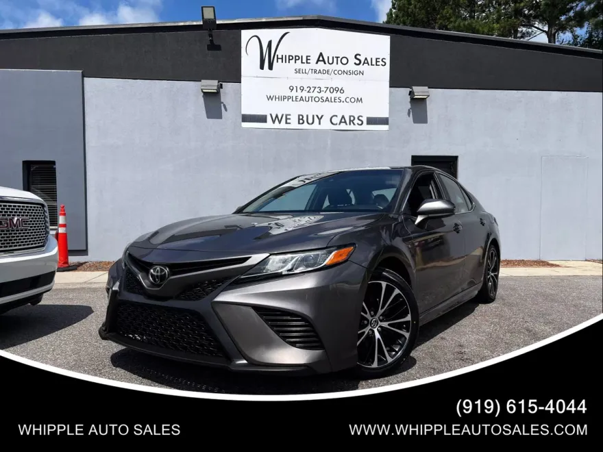 2018 Toyota Camry SE XLE photo 1