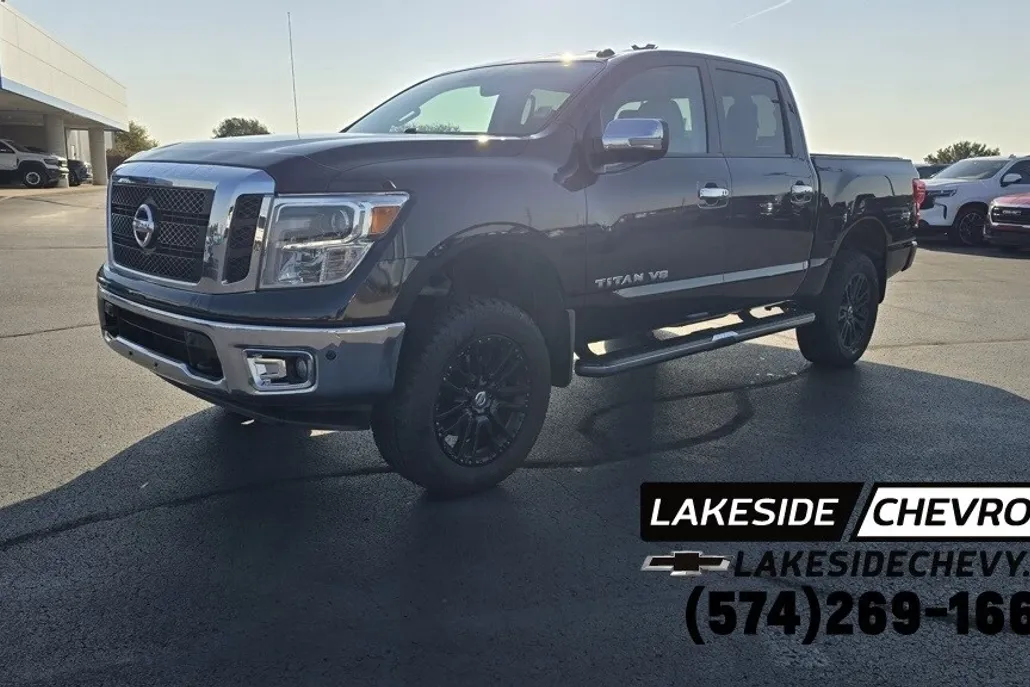 2018 Nissan Titan SL photo 1