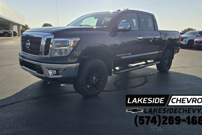 2018 Nissan Titan SL photo 1