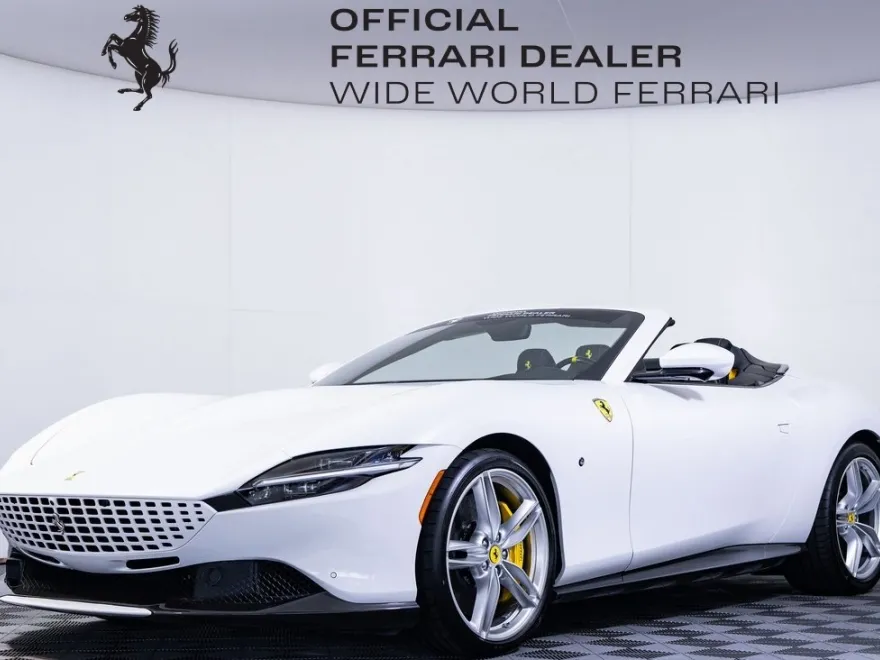 2025 Ferrari Roma Spider Base photo 1
