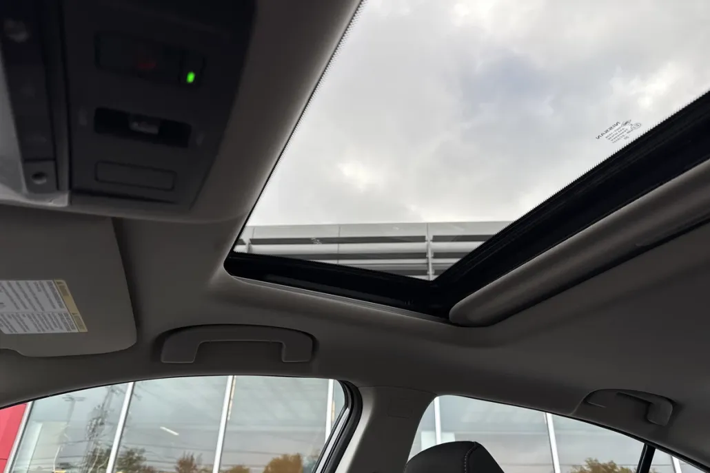 2023 Nissan Altima 2.5 SV photo 1