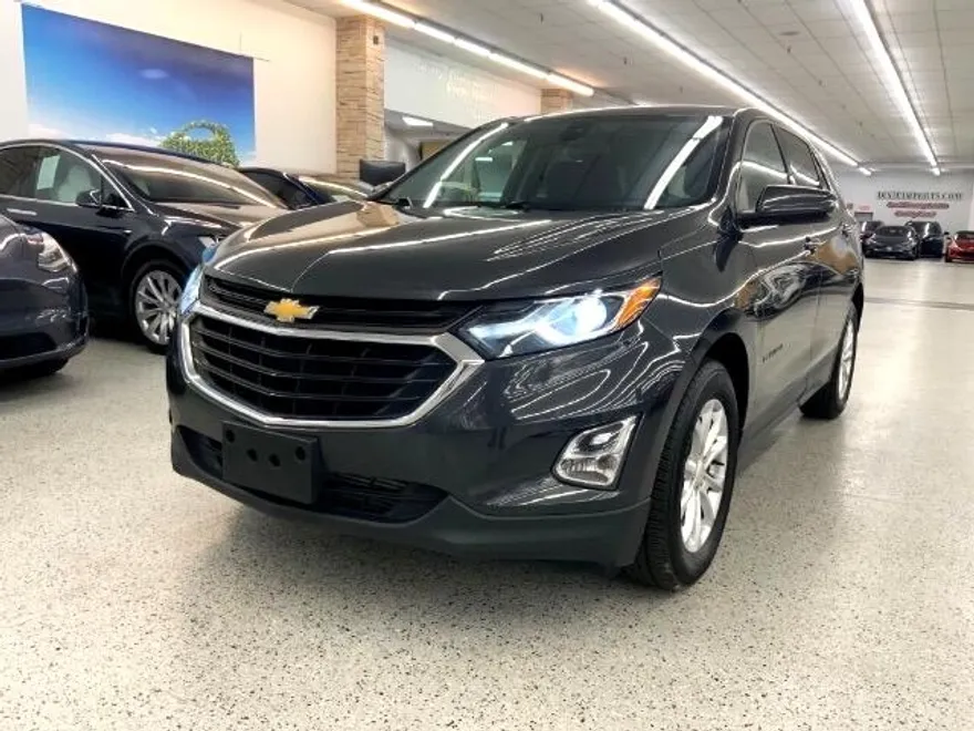 2019 Chevrolet Equinox LT photo 1