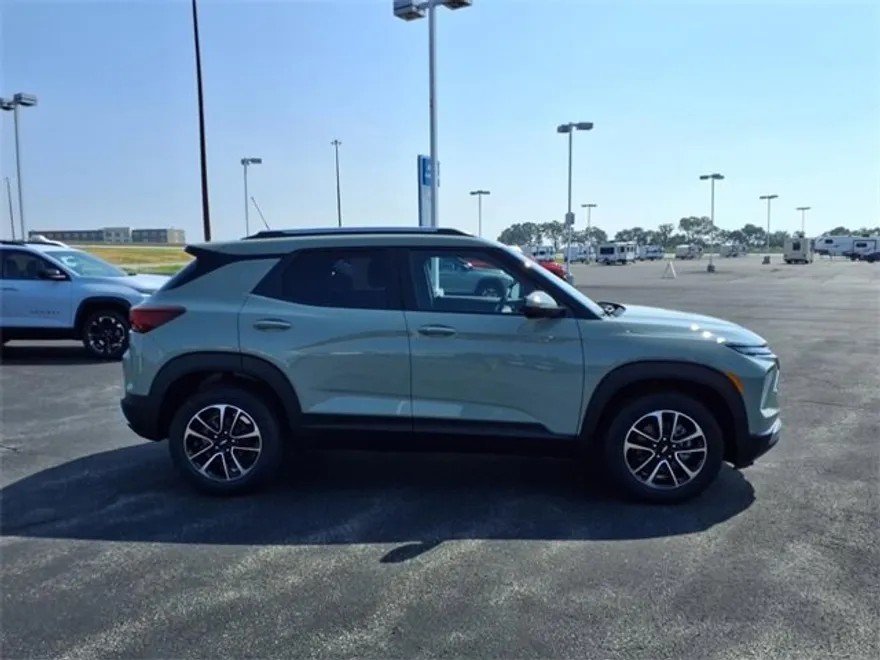 2026 Chevrolet Trailblazer LT photo 1