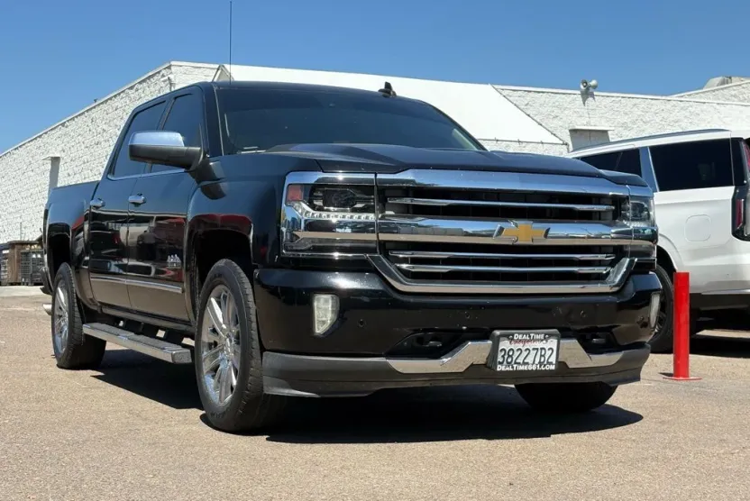 2016 Chevrolet Silverado High Country photo 1
