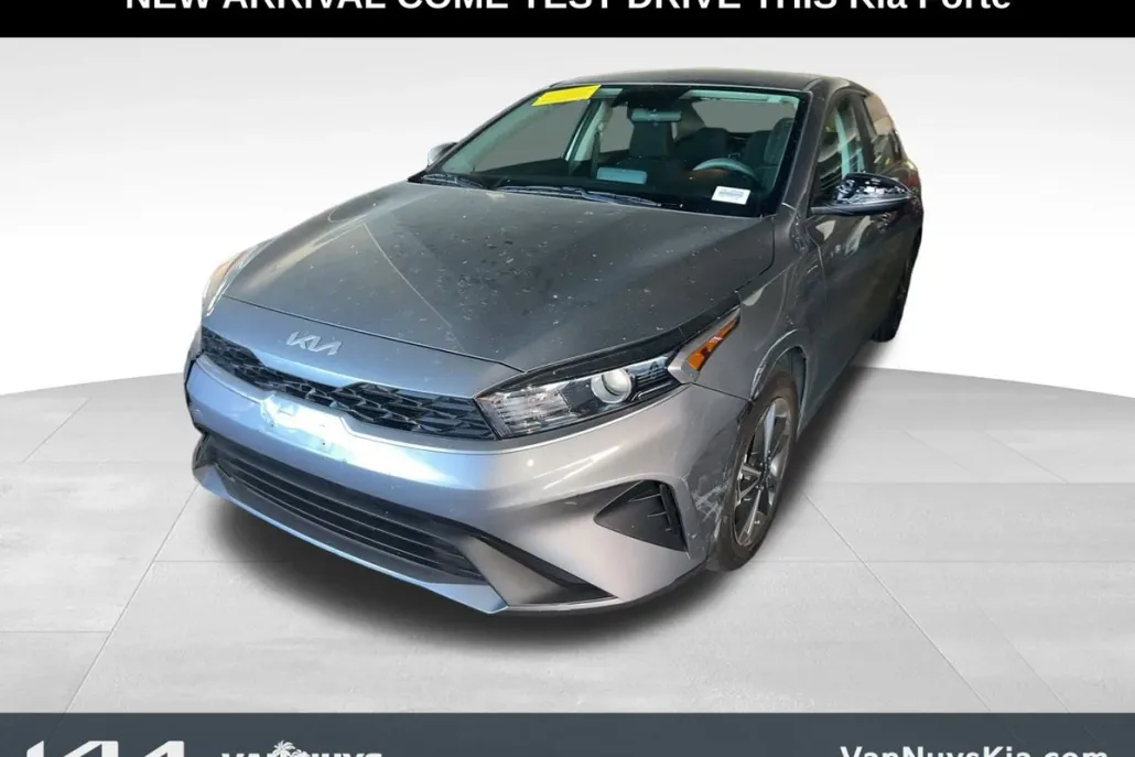2024 Kia Forte LXS photo 1