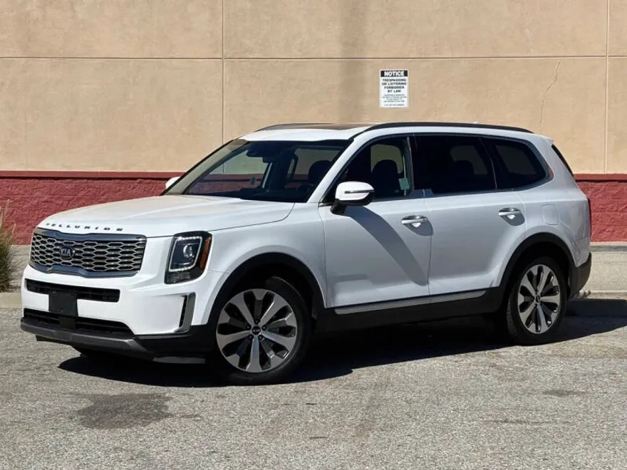 2020 Kia Telluride S photo 1