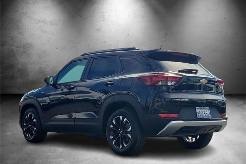 2023 Chevrolet Trailblazer LT photo 1