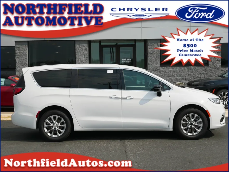 2025 Chrysler Pacifica photo 1