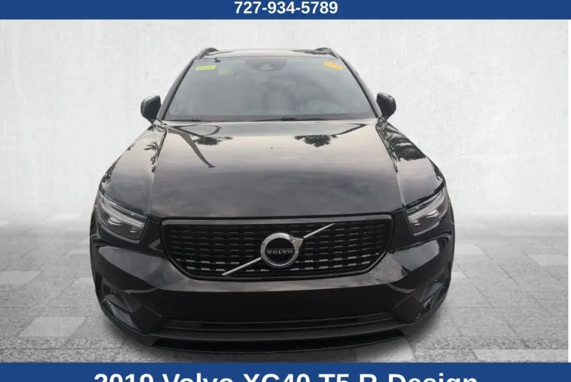 2019 Volvo XC40 R-Design photo 1