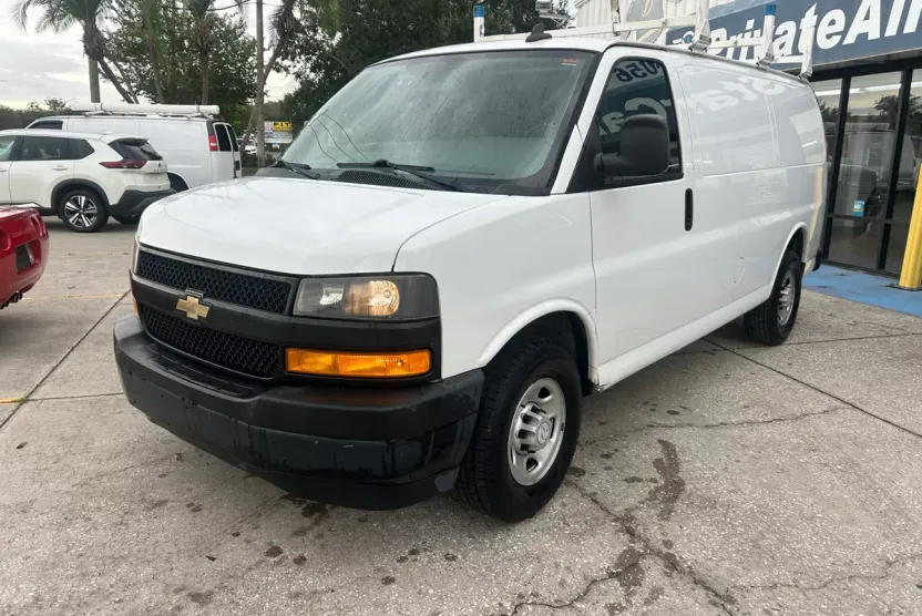 2018 Chevrolet Express Cargo Van 2500 photo 1