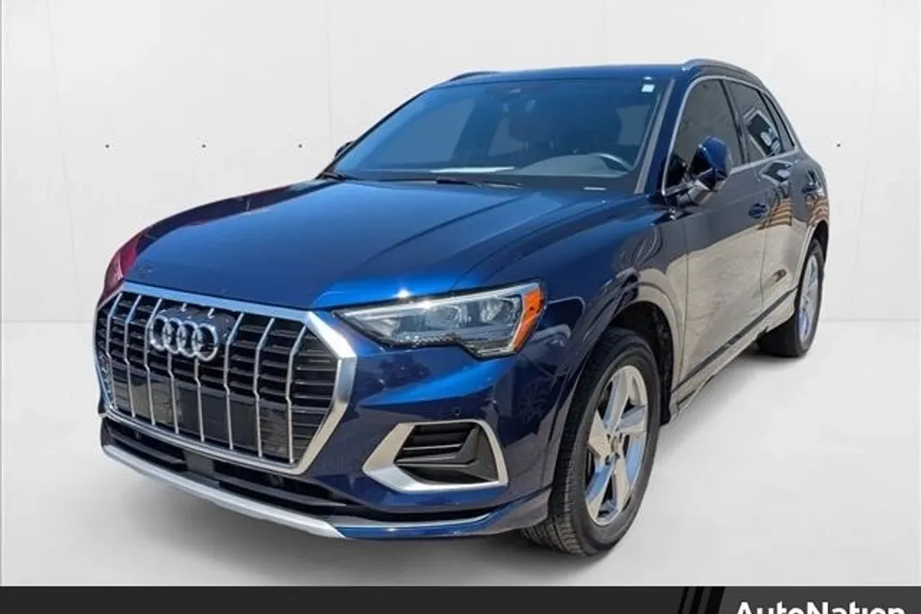 2022 Audi Q3 Premium photo 1