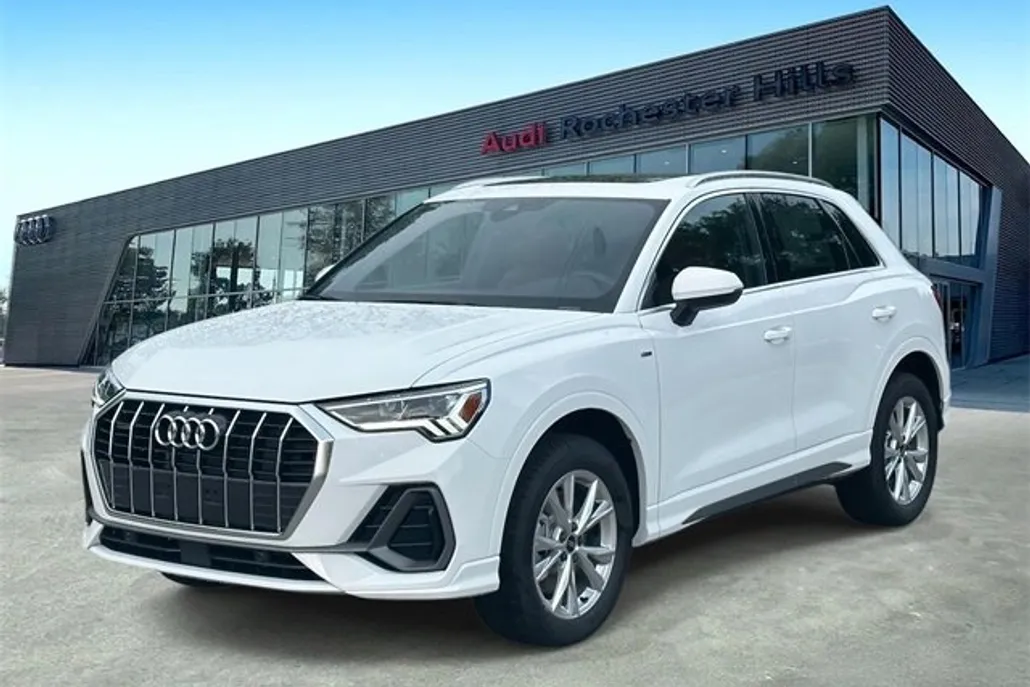2025 Audi Q3 S line Premium photo 1
