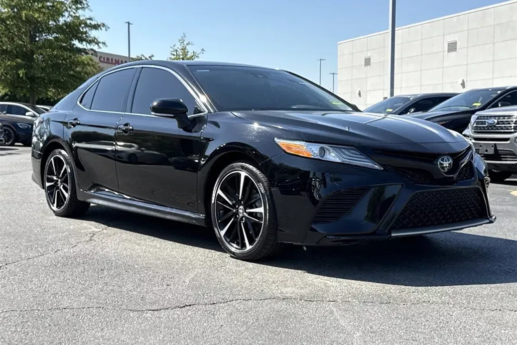 2020 Toyota Camry XSE photo 1