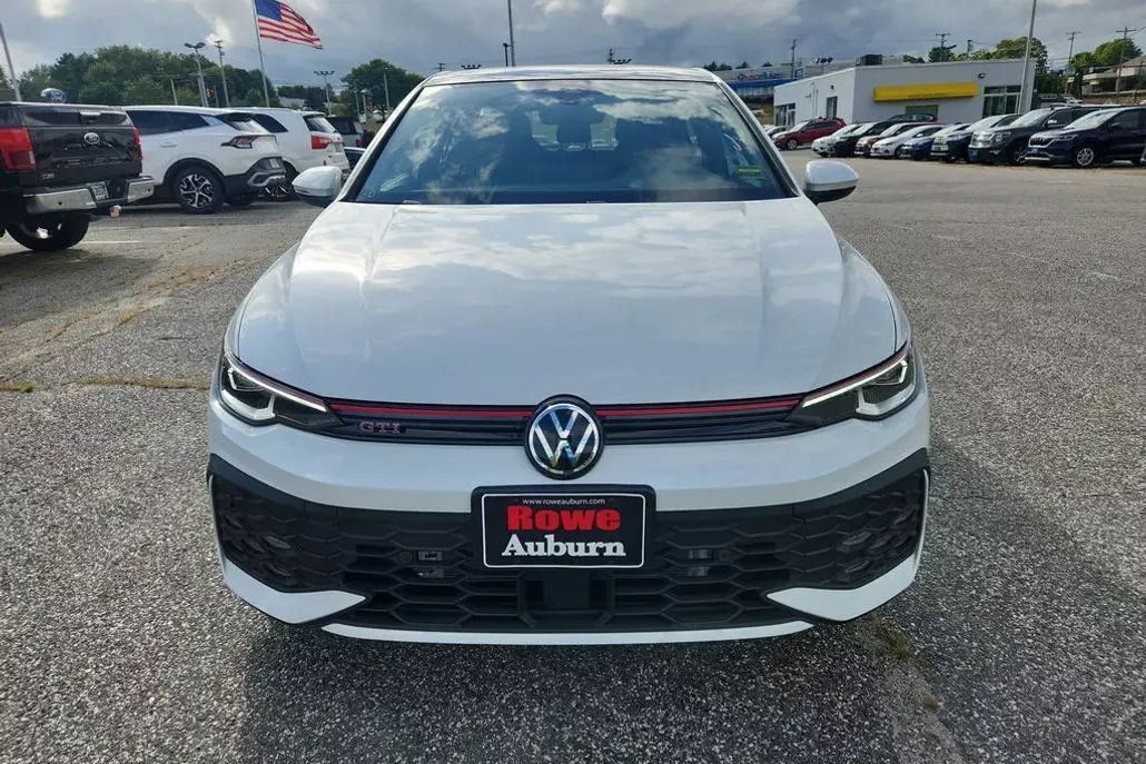 2025 Volkswagen Golf GTI SE photo 1