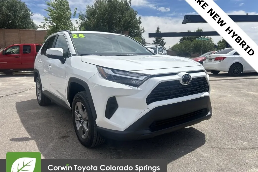 2025 Toyota RAV4 Hybrid XLE photo 1