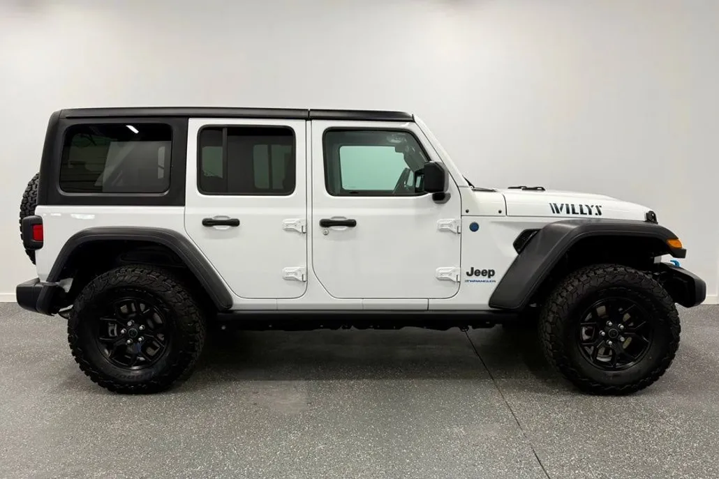2024 Jeep Wrangler Willys 4xe photo 1