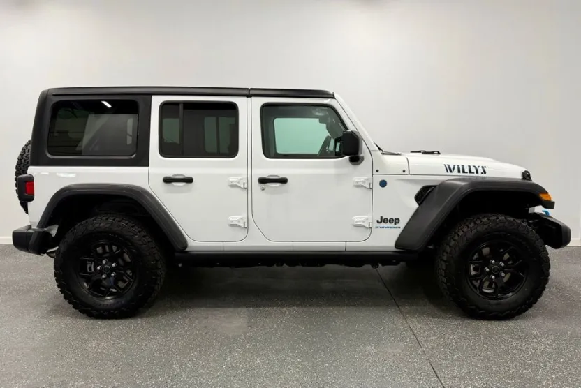 2024 Jeep Wrangler 4xe Willys photo 1